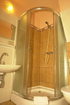 Attila Hotel, Budapest - Zuhanyzófülke Attila Hotel, Budapest - Zuhanyzófülke