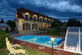 Bajor Panzi� Aparthotel - Esti f�nyek