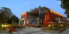 Hotel Divinus, Debrecen - Kívülről Hotel Divinus, Debrecen - Kívülről