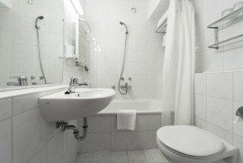 Hotel Helikon, Keszthely - F�rdőszoba a sz�llod�ban