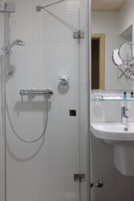 Pécs: Laterum Konferencia & Wellness Hotel - Fürdőszoba a szállodában Pécs: Laterum Konferencia & Wellness Hotel - Fürdőszoba a szállodában