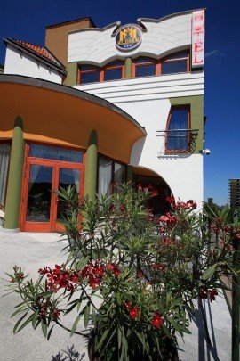 A szálloda homlokzata - Hotel Millennium, Pécs A szálloda homlokzata - Hotel Millennium, Pécs