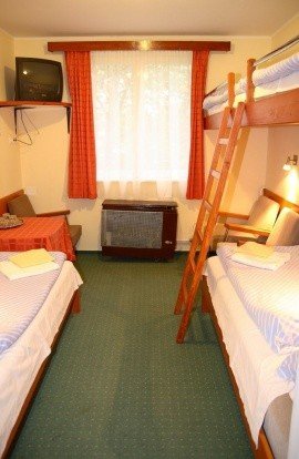 Hotel Touring, Nagykanizsa - Szoba négy személyre Hotel Touring, Nagykanizsa - Szoba négy személyre