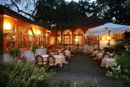 Hotel Villa Völgy, Eger - Terasz tető nélkül Hotel Villa Völgy, Eger - Terasz tető nélkül