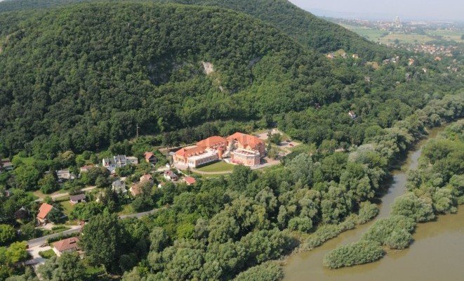 légi felvétel - a Hotel Bellevue ajánlásával