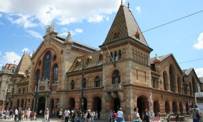 Vásárcsarnok - a Hotel Charles ajánlásával