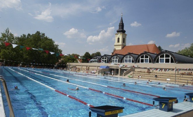 Gyulai Várfürdő - Úszómedence - a Hunguest Hotel Erkel ajánlásával