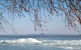 A befagyott Balaton - a Hotel Helikon aj�nl�s�val