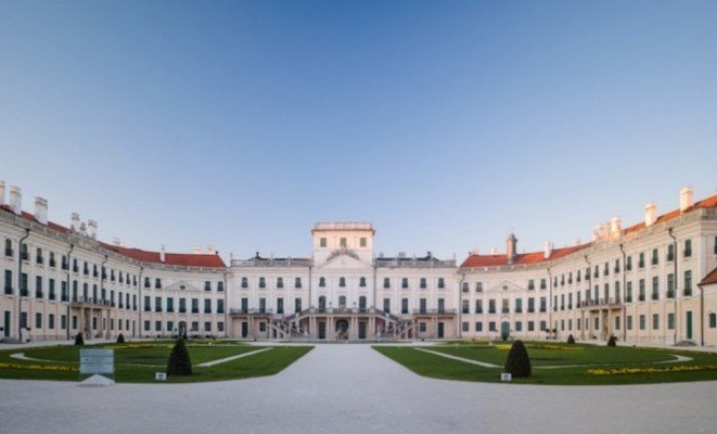 Esterházy- kastély (Fertőd) - a Hotel Lövér ajánlásával