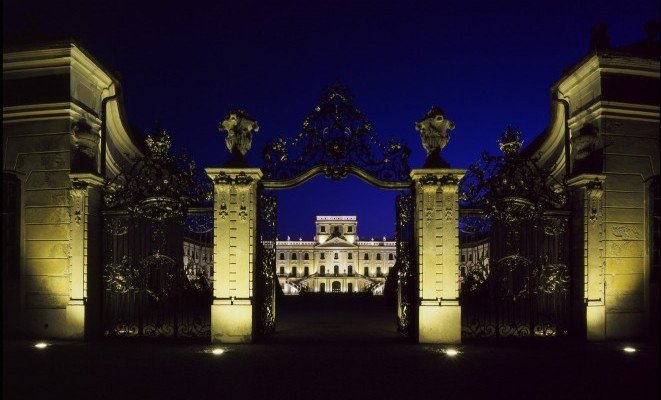 Esterházy-kastély (Fertőd) - a Hotel Lövér ajánlásával