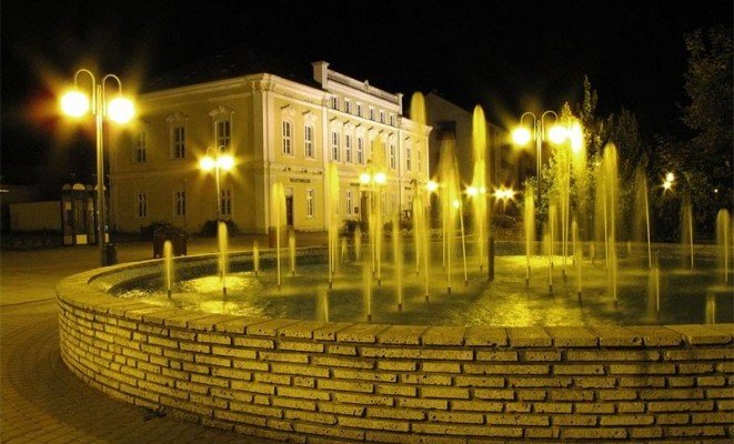 Főtér este - a Hotel Rudolf ajánlásával