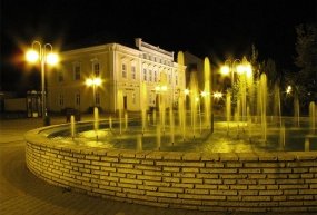 Főtér este - a Hotel Rudolf ajánlásával