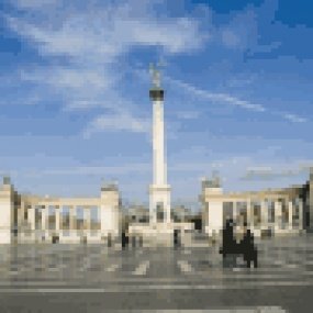H�s�k tere/Hero's Sq / Heldenplatz - a Central Green Hotel aj�nl�s�val