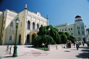 Csokonai Színház - a Stop Panzió ajánlásával
