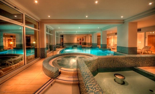 Két Korona Hotel Balatonszárszó