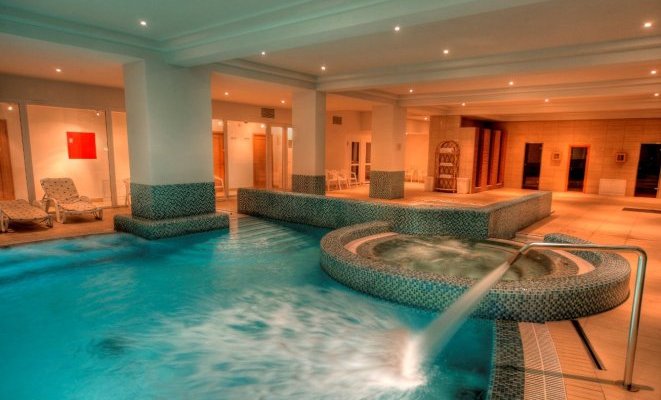 Két Korona Hotel Balatonszárszó