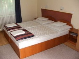 Lokomot�v Hotel -  - Mez�k�vesd