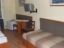  - Lokomot�v Hotel, Mez�k�vesd