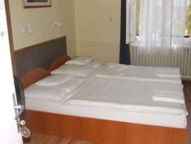 Lokomot�v Hotel - 