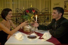 Ramada Hotel and Resort Lake Balaton - A sz�lloda �tterme - Balatonalm�di