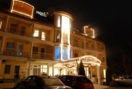 Zalakaros: Venus Hotel - A szálloda díszkivilágításban Zalakaros: Venus Hotel - A szálloda díszkivilágításban