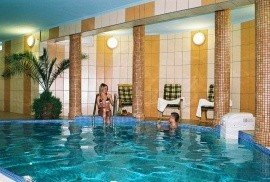 Wellness Hotel-M, Hajdúszoboszló - Medence élményelemekkel Wellness Hotel-M, Hajdúszoboszló - Medence élményelemekkel