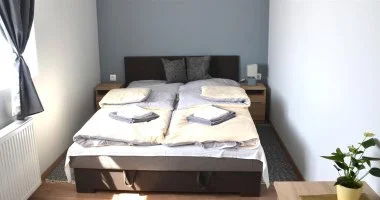 Két ünnep között