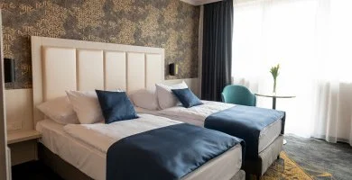 Napi �rak reggelis ell�t�ssal (1 �jt�l)