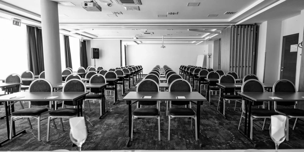 Airport Hotel Budapest Vecs�s