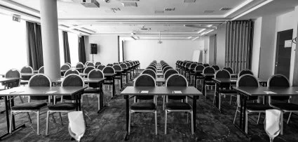 Airport Hotel Budapest Vecs�s - H�sv�ti hossz� h�tv�ge