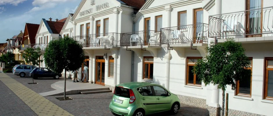 Ametiszt Hotel Harkny