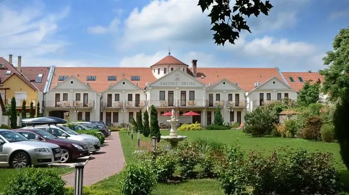 Ametiszt Hotel Harkny