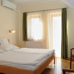  Harkány - Déli napsütés Harkányban 3=4