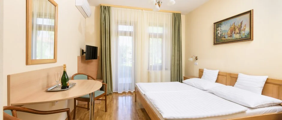 Ametiszt Hotel Harkny