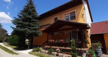 Két ünnep között (min. 2 éj)