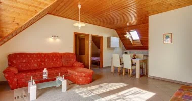 Okt�ber 23. (min. 2 �j)