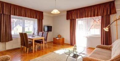 M�rcius 15 (min. 2 �j)