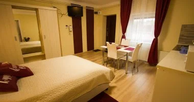 M�jus 1. (min. 3 �j)