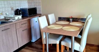 M�jus 1. (min. 3 �j)