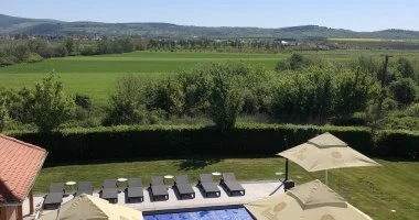 Tavaszi �lm�nyh�tv�ge az Angyal Bor�szatn�l, reggelis ell�t�ssal (min. 2 �j)