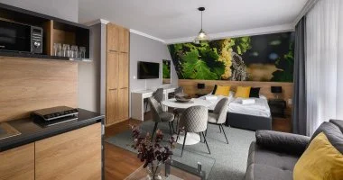 M�jus 1. (min. 2 �j)