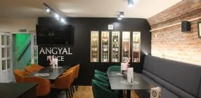 Angyal Panzi� - K�t �nnep k�z�tt