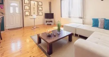 M�jus 1. (min. 2 �j)