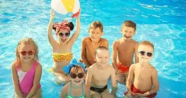 Csal�dbar�t aj�nlat (min. 2 �j)