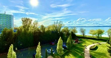 M�jus 1. (min. 2 �j)