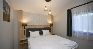 Augusztus 20. (min. 3 �j)