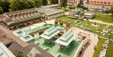 Két ünnep között