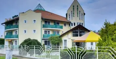 Legjobb �r (min. 2 �j)