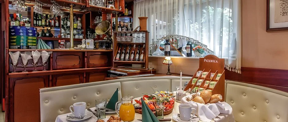 Aranypatk� Panzi� Gy�r�jbar�t