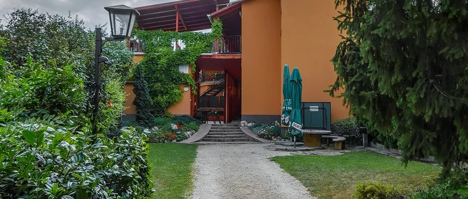 Aranypatk� Panzi� Gy�r�jbar�t